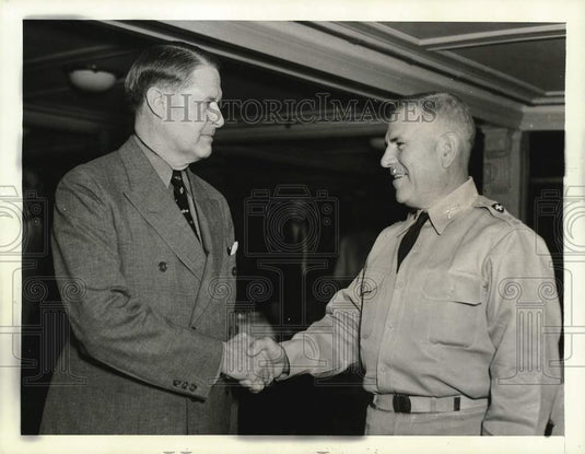 1938 Press Photo Col. US Grant shakes hands with Rafhael Urrutia in San Juan- Historic Images