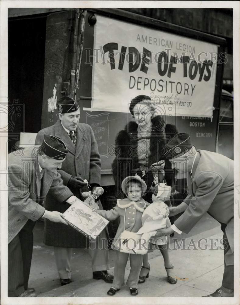 1951 Press Photo Toys donated on Boston Common, at Tremont and West Streets.- Historic Images