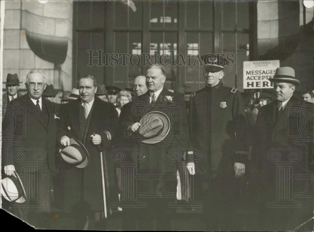 1933 Press Photo Former President Herbert Hoover with Marshal Hale, and others. - Historic Images