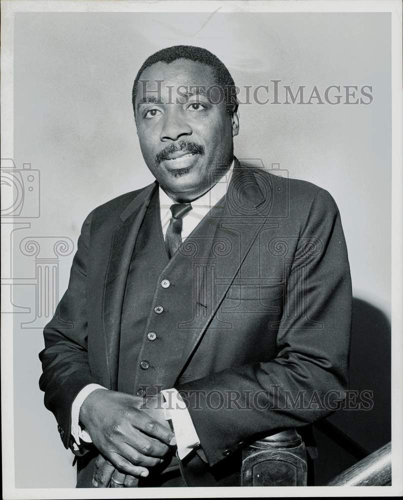 1965 Press Photo Comedian &amp; Activist Dick Gregory at Masonic Temple - afx05958 - Historic Images