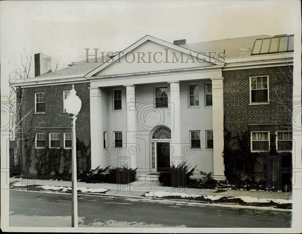 1935 Press Photo Exterior view of the &quot;Wall Street Embassy&quot; in Washington DC - Historic Images