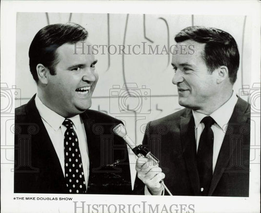 1967 Press Photo Comedian Dom DeLuise and TV host Mike Douglas - afx15374 - Historic Images