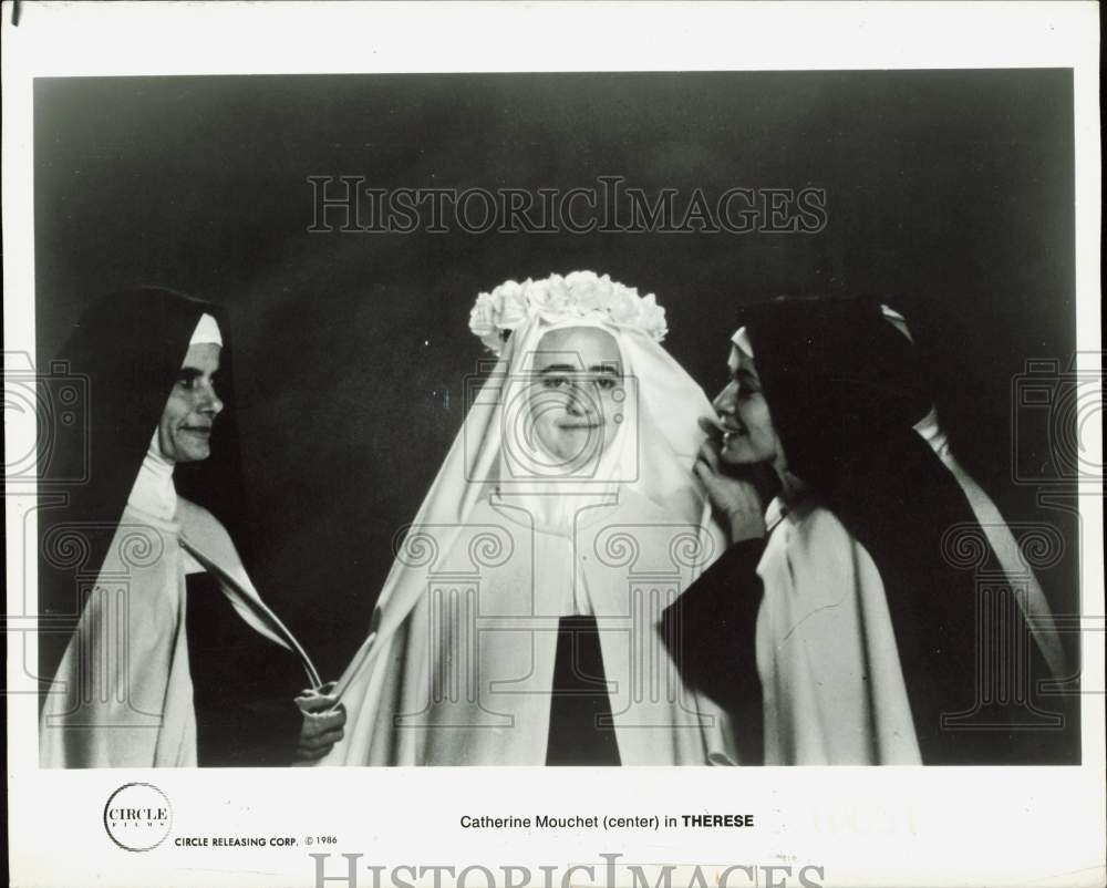 1986 Press Photo Catherine Mouchet (center) in &quot;Therese.&quot; - afx16216 - Historic Images