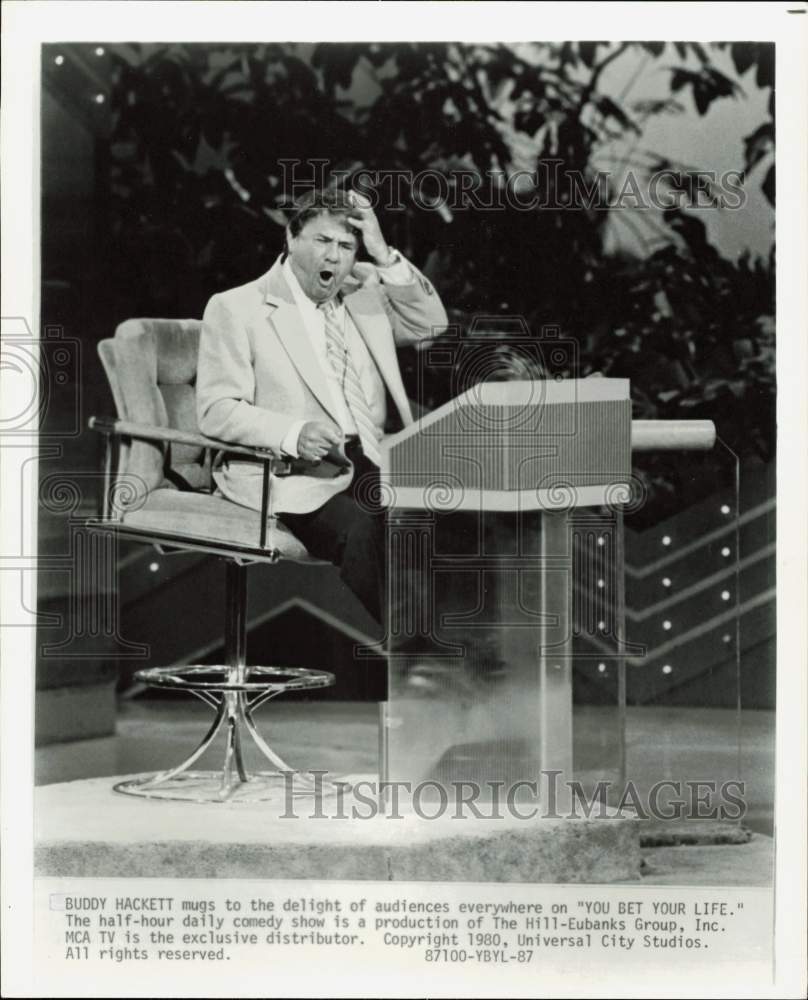 1980 Press Photo Comedian Buddy Hackett Hosting Television&#39;s &quot;You Bet Your Life&quot; - Historic Images