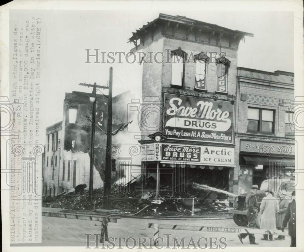 1949 Press Photo Fire-damaged drugstore building in Independence, Missouri - Historic Images