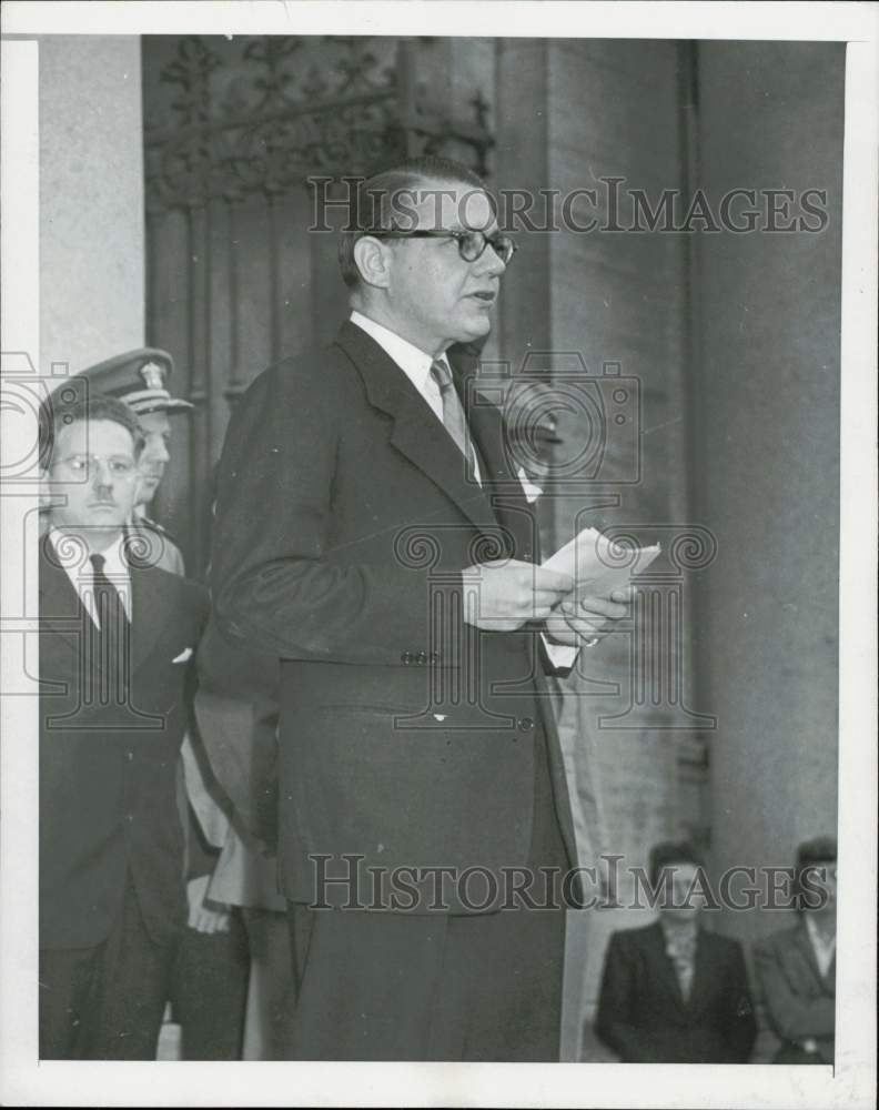 1947 Press Photo Economic Affairs Diplomat Walter N. Walmsley In Rome, Italy - Historic Images