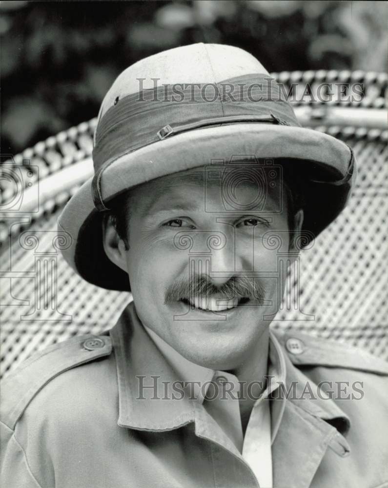 Press Photo Actor Bruce Boxleitner In Television Series &quot;Bring &#39;Em Back Alive&quot; - Historic Images