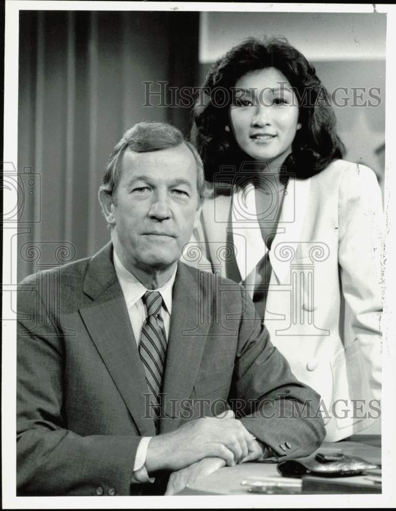 1986 Press Photo Television Prime-Time News Anchors Roger Mudd And Connie Chung - Historic Images