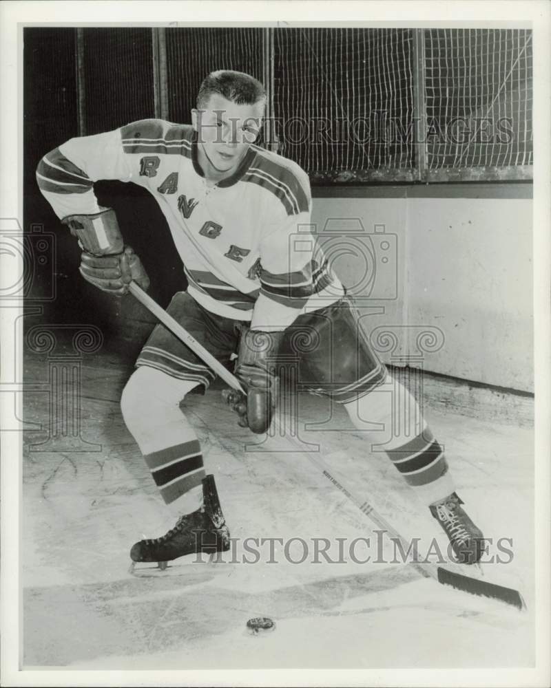 1958 Press Photo Ron Murphy of the New York Rangers hockey team - afx19715 - Historic Images