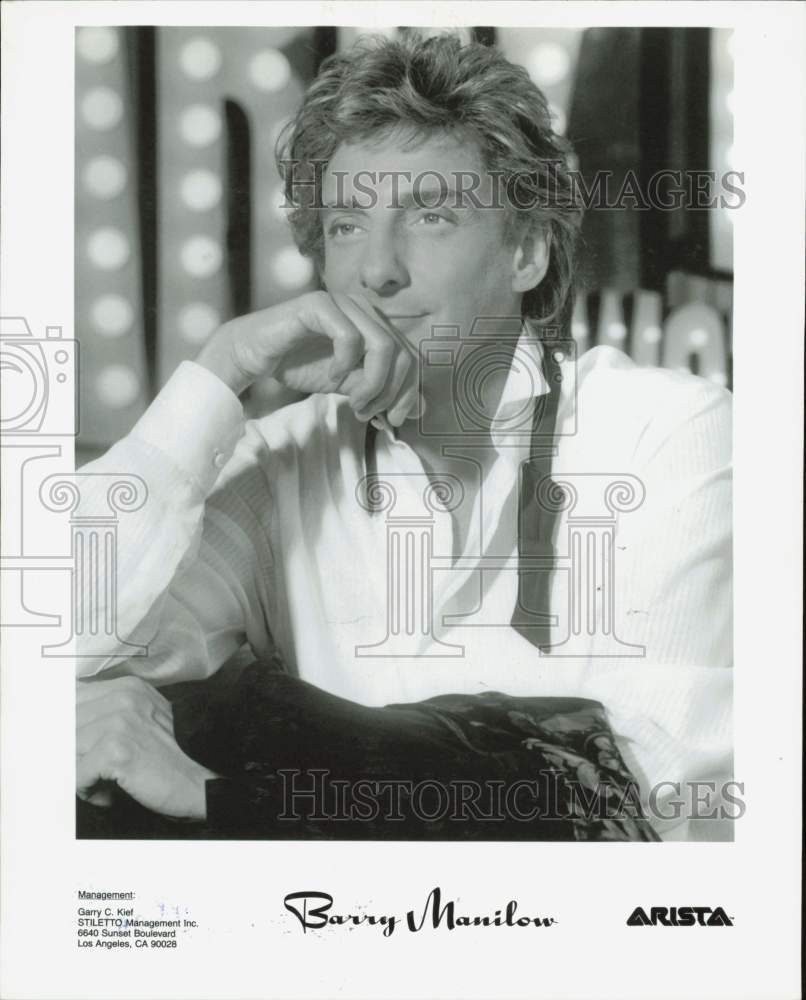 1996 Press Photo Singer and Entertainer Barry Manilow - afx19916 - Historic Images