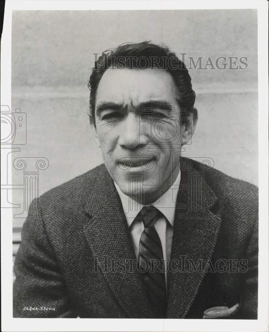 Press Photo Actor Anthony Quinn in Paris to film "The Hunchback of Notre Dame" - Historic Images