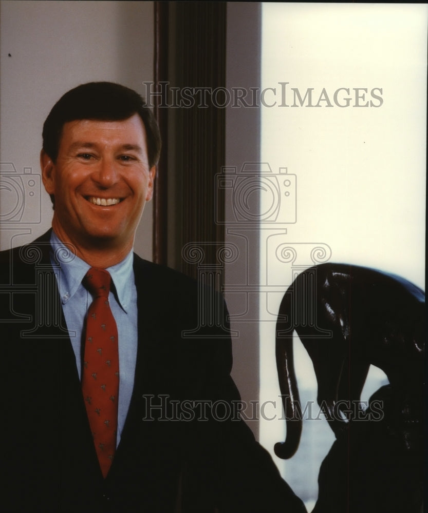 1988 Press Photo Mike Bell of the Southwest Venture Partnership- Historic Images