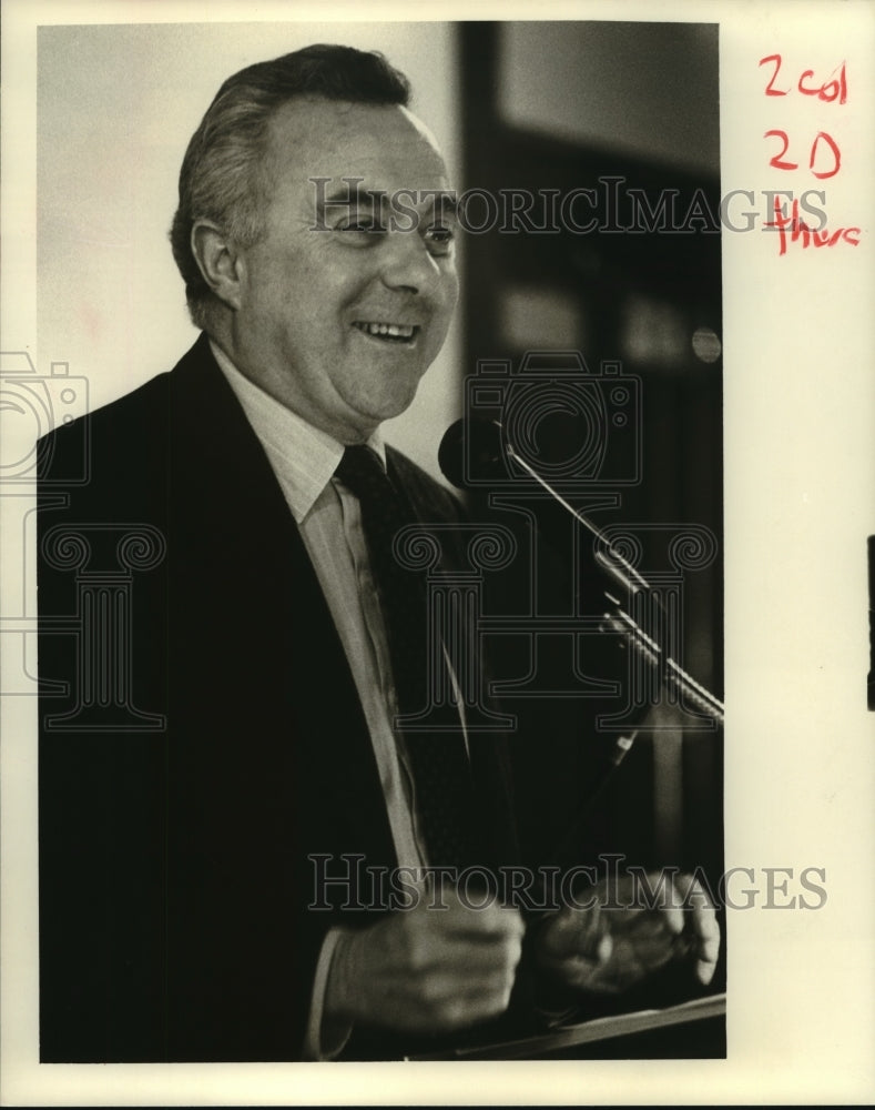 1988 Press Photo Joseph Califano, Secretary of Health, Education, and Welfare- Historic Images