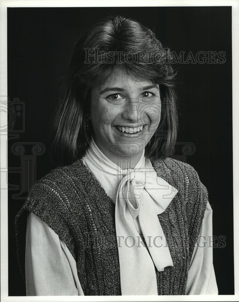 1988 Press Photo Mary A. Bradshaw, Library, Huntsville Times - ahta00190 - Historic Images