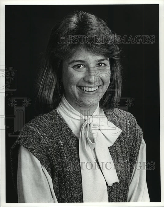 1988 Press Photo Mary A. Bradshaw, Library, Huntsville Times - ahta00190 - Historic Images