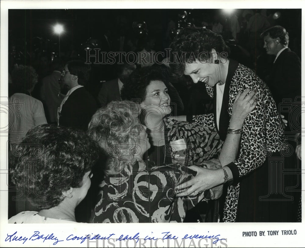 1986 Press Photo State Treasurer Lucy Baxley Speaks To Women At Event- Historic Images