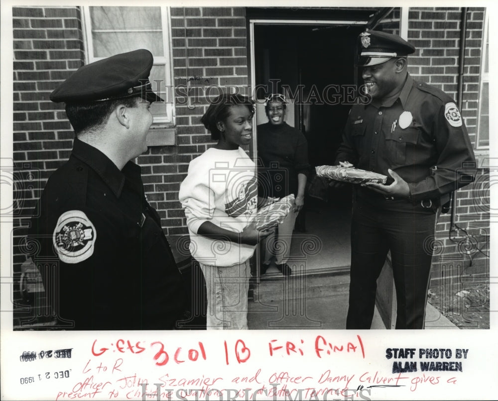 1990 Press Photo Huntsville Police Officers Danny Calvert, John Szamier, Alabama- Historic Images