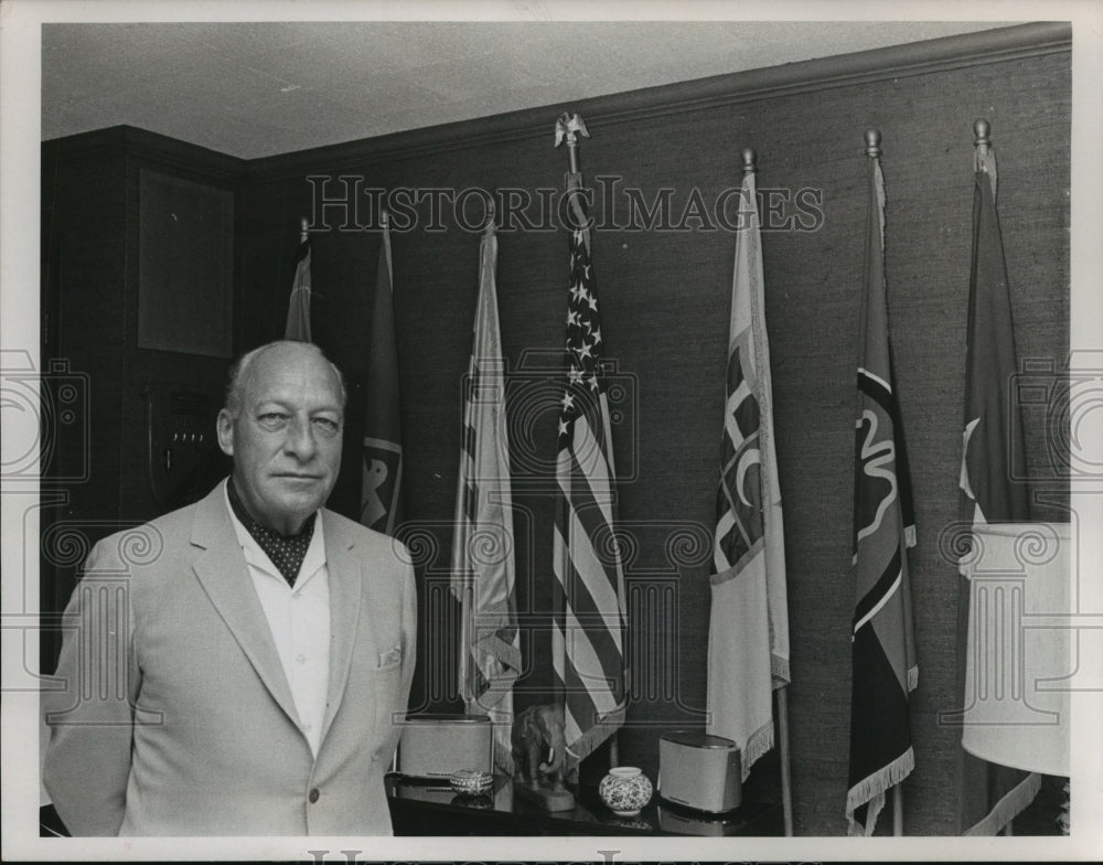 1969 Press Photo General Paul D. Harkins Stands Next To Flags- Historic Images