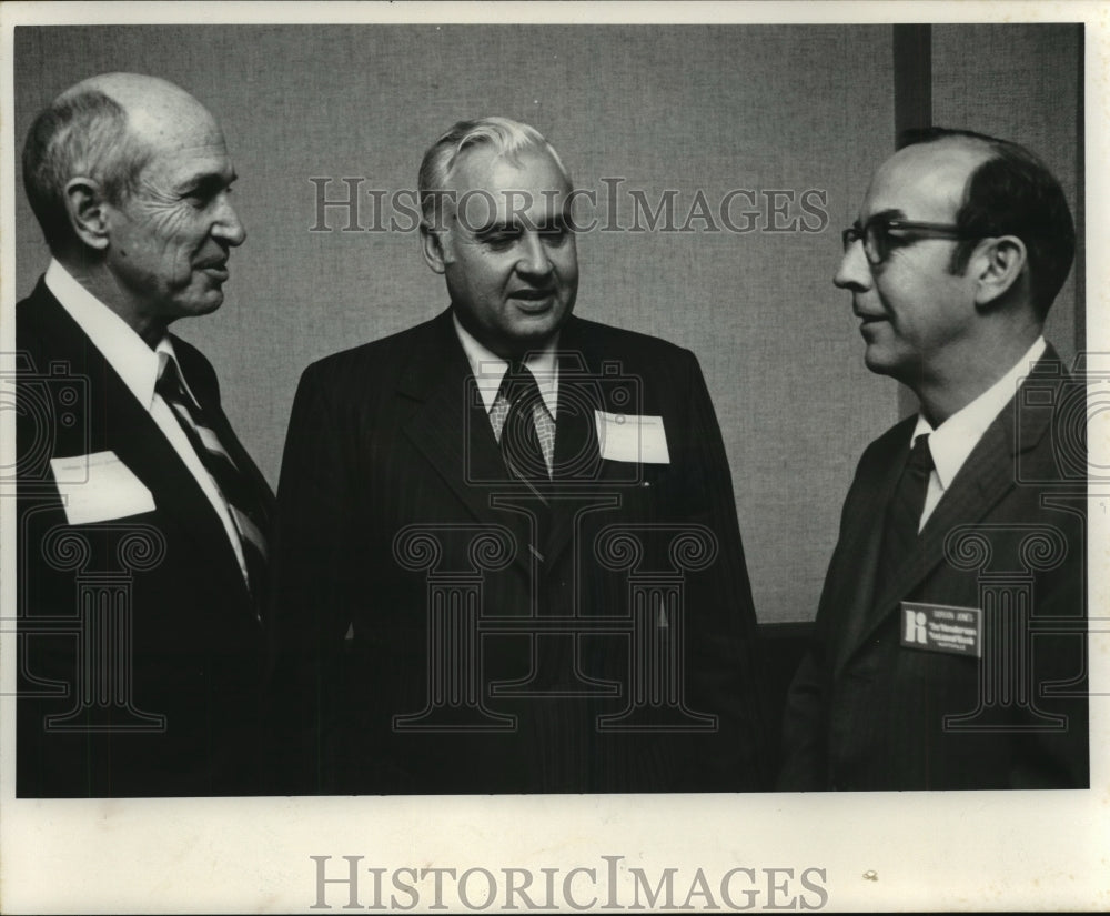 Press Photo Bill House, Howard Monds, Gordon Jones, Bankers- Historic Images