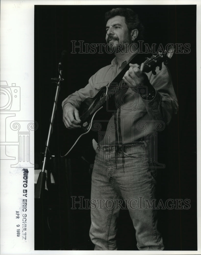 1989 Press Photo T.A. Miller, Musician in Huntsville, Alabama - ahta01393 - Historic Images