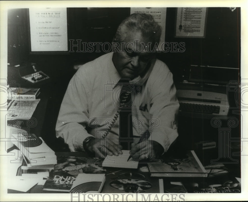 Press Photo Author Herman Moore Works At His Desk- Historic Images