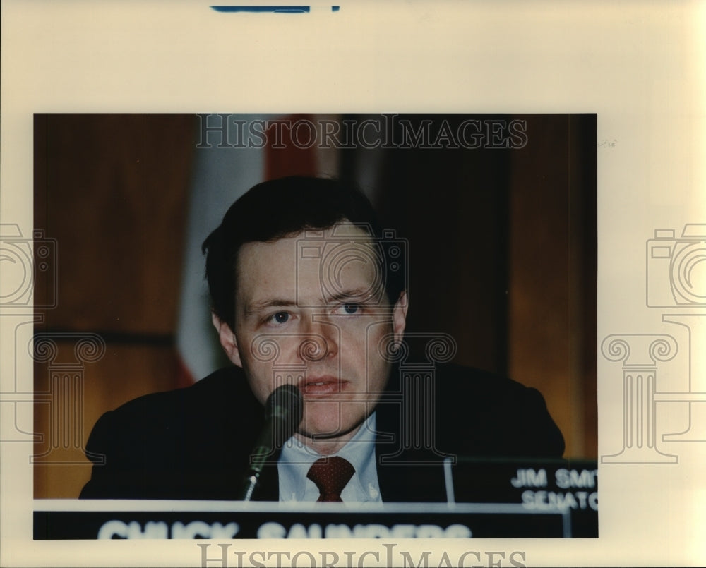 1993 Press Photo Alabama Senator James P. Smith Talks With Public At Forum- Historic Images