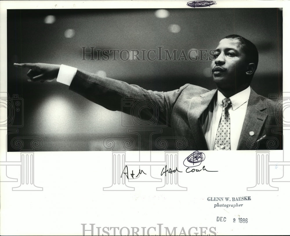 1986 Press Photo L. Vann Pettaway, Alabama A&amp;M Basketball Coach- Historic Images