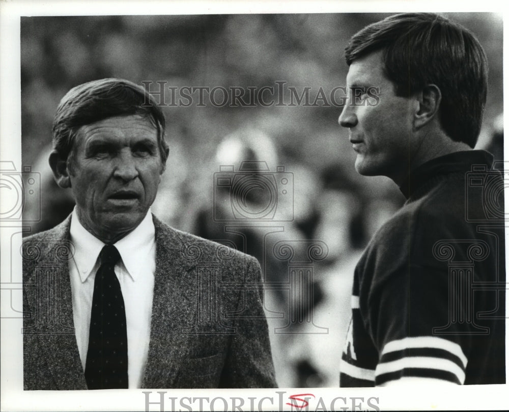 Press Photo Bill Curry Talks To Man - ahta01950 - Historic Images