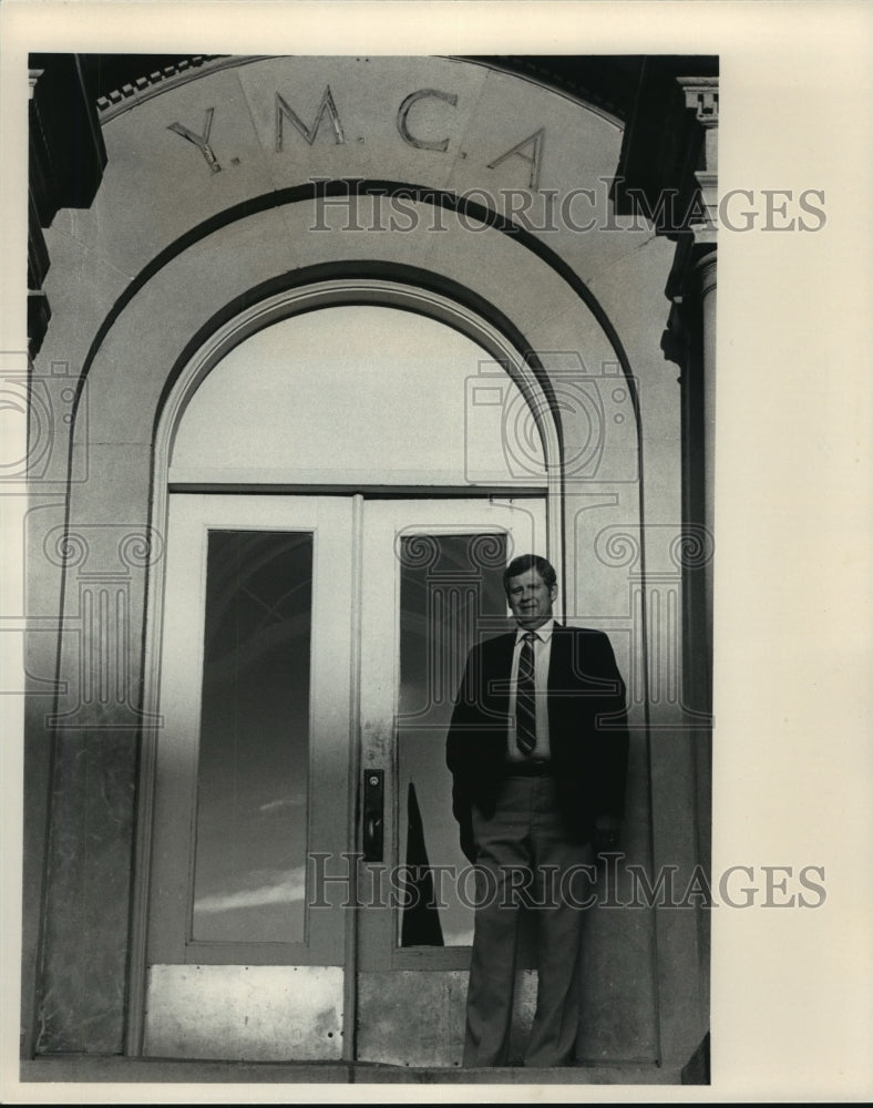 1987 Press Photo Andrew Teal, YMCA Director- Historic Images