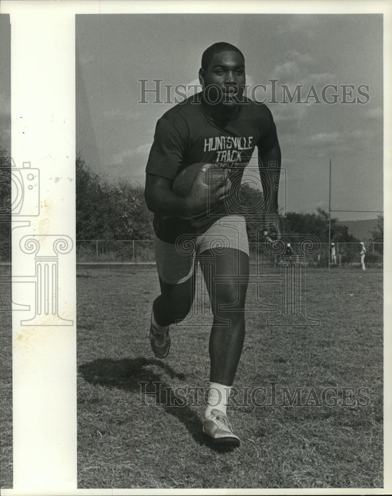 Press Photo Reggie Ware, Football Player in Huntsville, Alabama - ahta02313- Historic Images