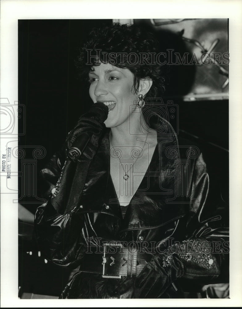 1988 Press Photo Roberta Silva, Musician, in Alabama - ahta02373- Historic Images