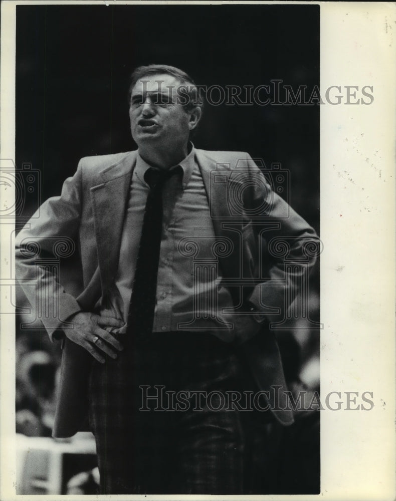 Press Photo Wimp Sanderson, University of Alabama Basketball Coach - ahta02607- Historic Images