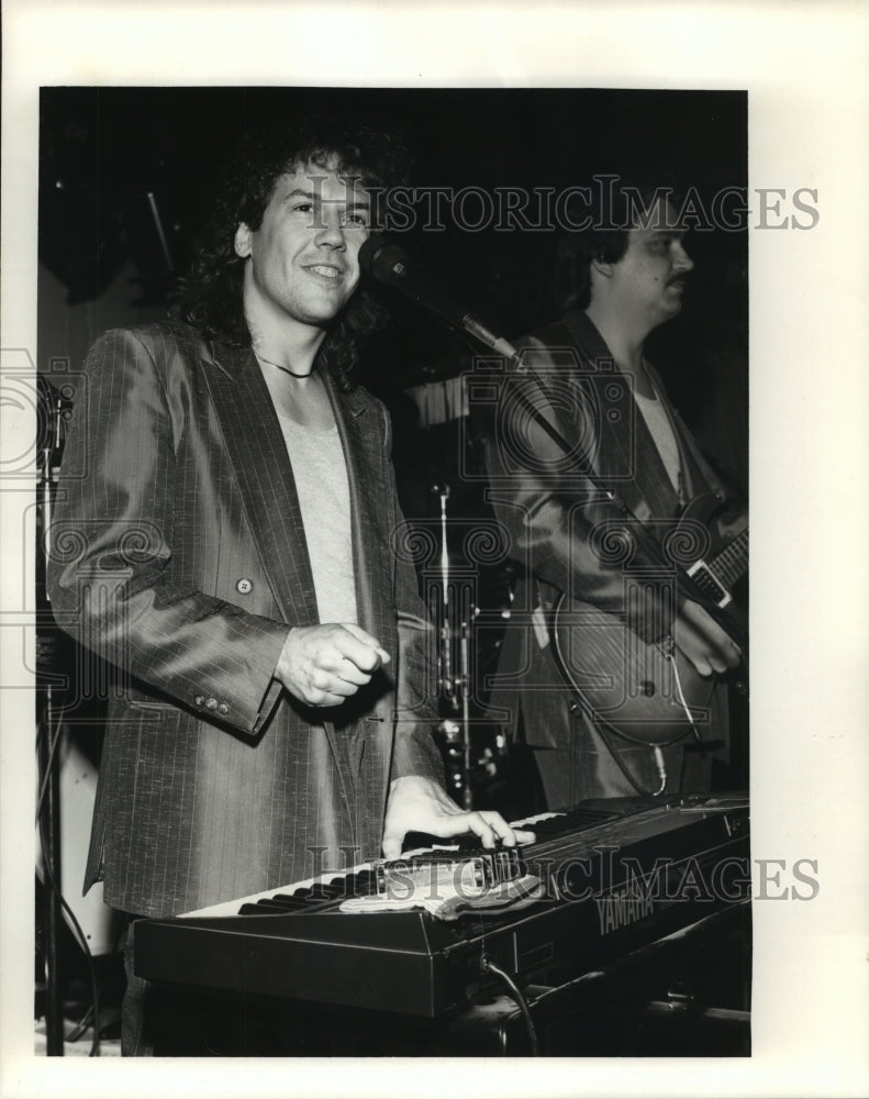 1988 Press Photo Matt Shook, Musician in Huntsville, Alabama - ahta02745- Historic Images