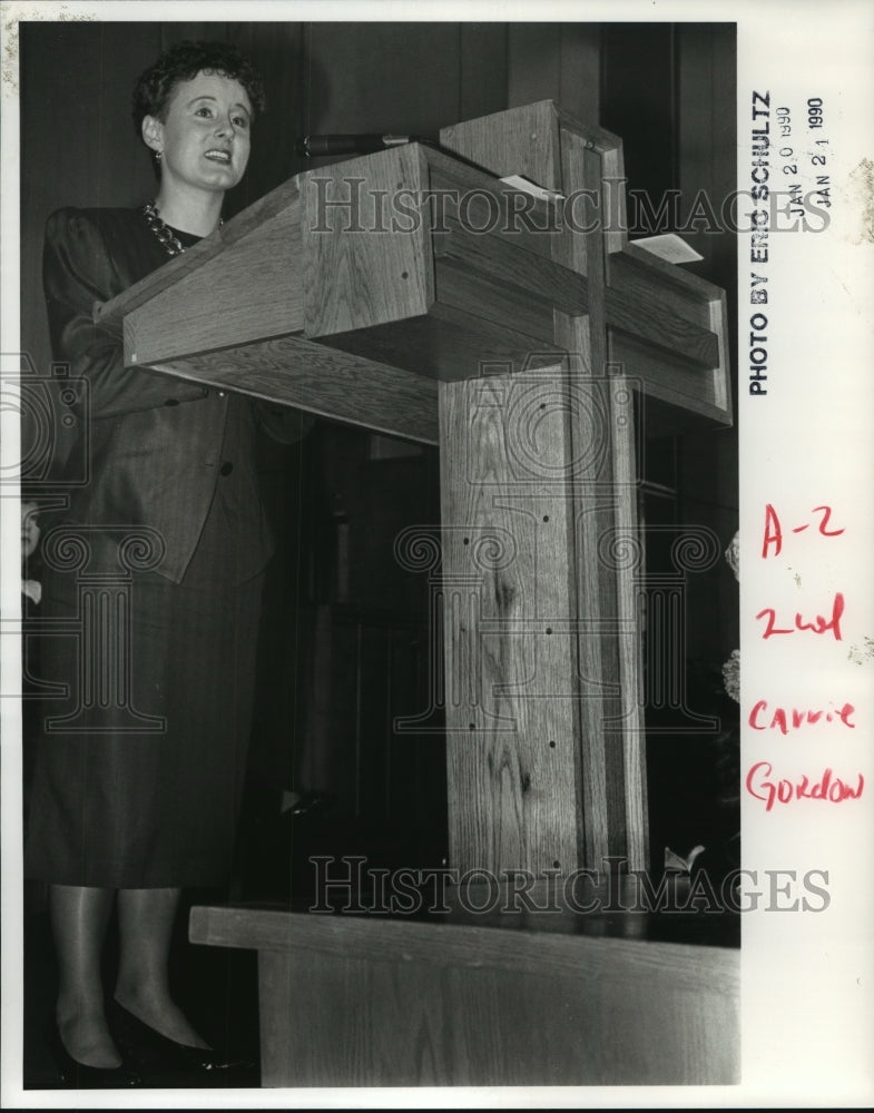 1990 Press Photo Carrie Gordon, Pro-Life Activist, Speaks at Church- Historic Images