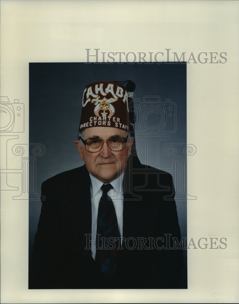 1996 Press Photo HSV Maintenance Supervisor Jimmy Vann Wears Cahaba Hat- Historic Images