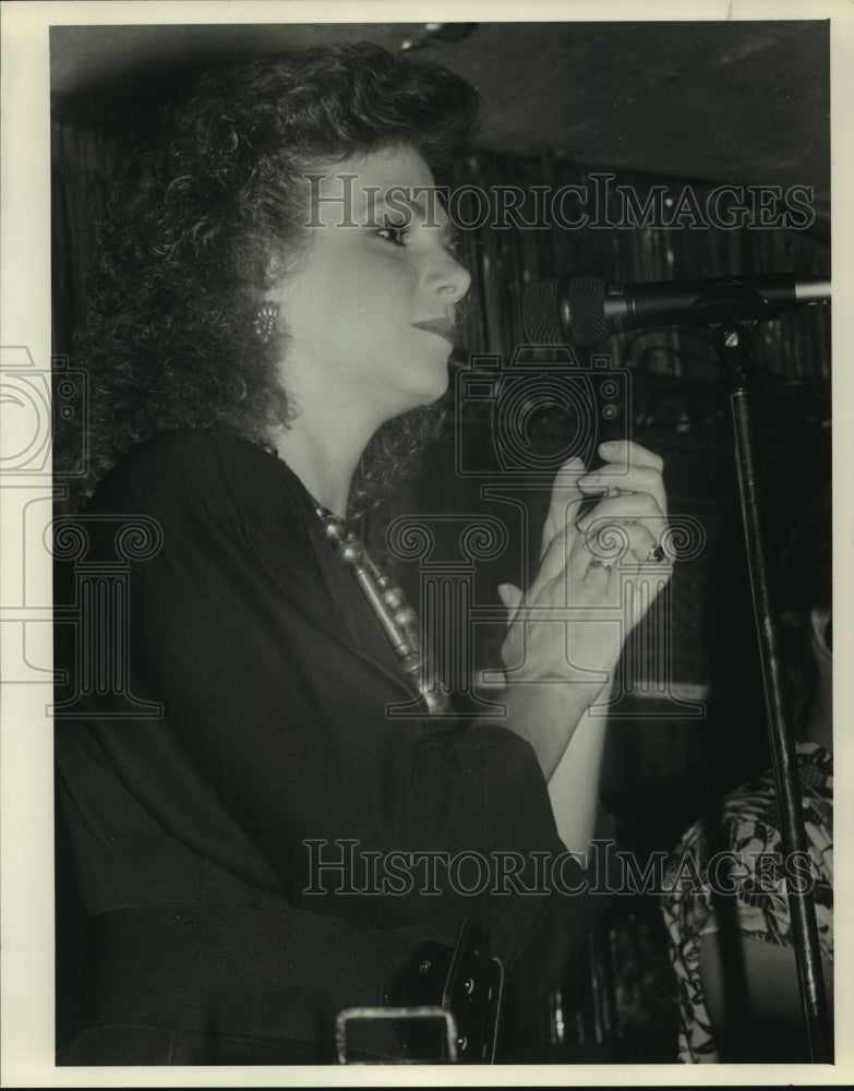 1988 Press Photo Becky Redding, Musician - ahta03021- Historic Images