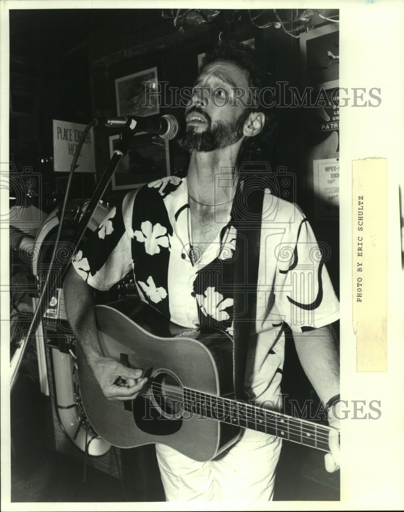 1988 Press Photo Bill Patricks, Musician, Playing Guitar- Historic Images