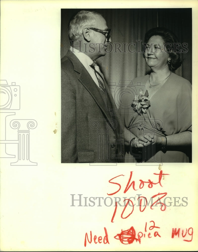 Press Photo Dr. Eleanor Forbes with Man- Historic Images