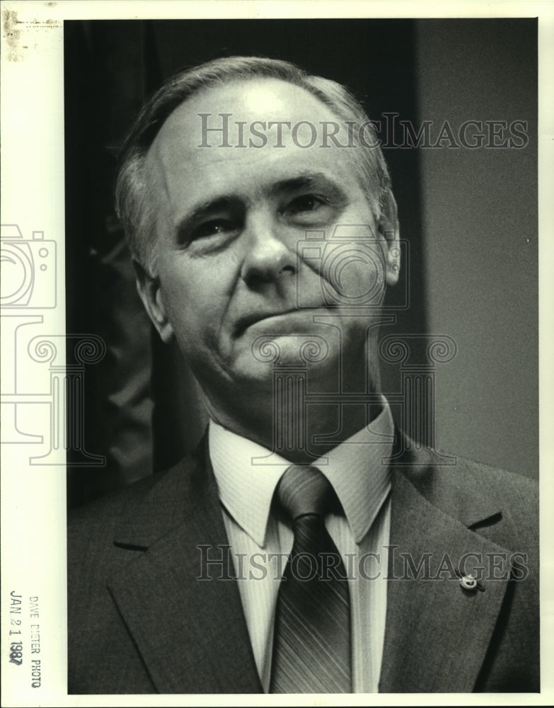 1987 Press Photo Department of Conservation Acting Director Elmer Mitchell- Historic Images