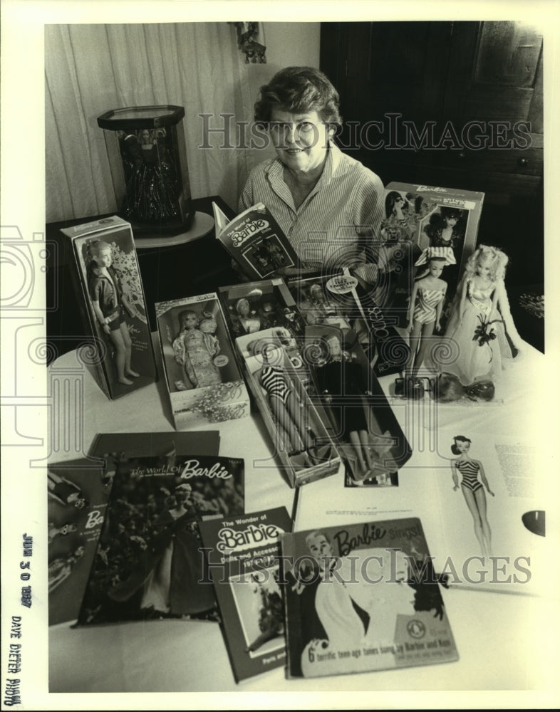 1987 Press Photo Catherine Kelly Gilliam with Barbie Collection - ahta03382- Historic Images