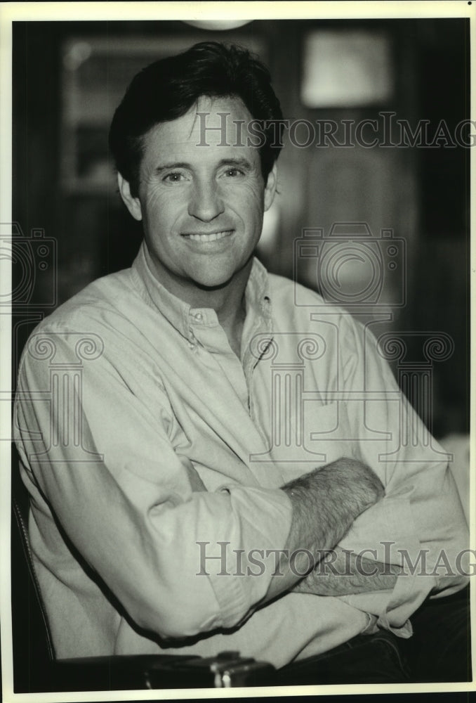 1992 Press Photo Actor Robert Hays, Star of "Cutters" on CBS - ahta03420- Historic Images