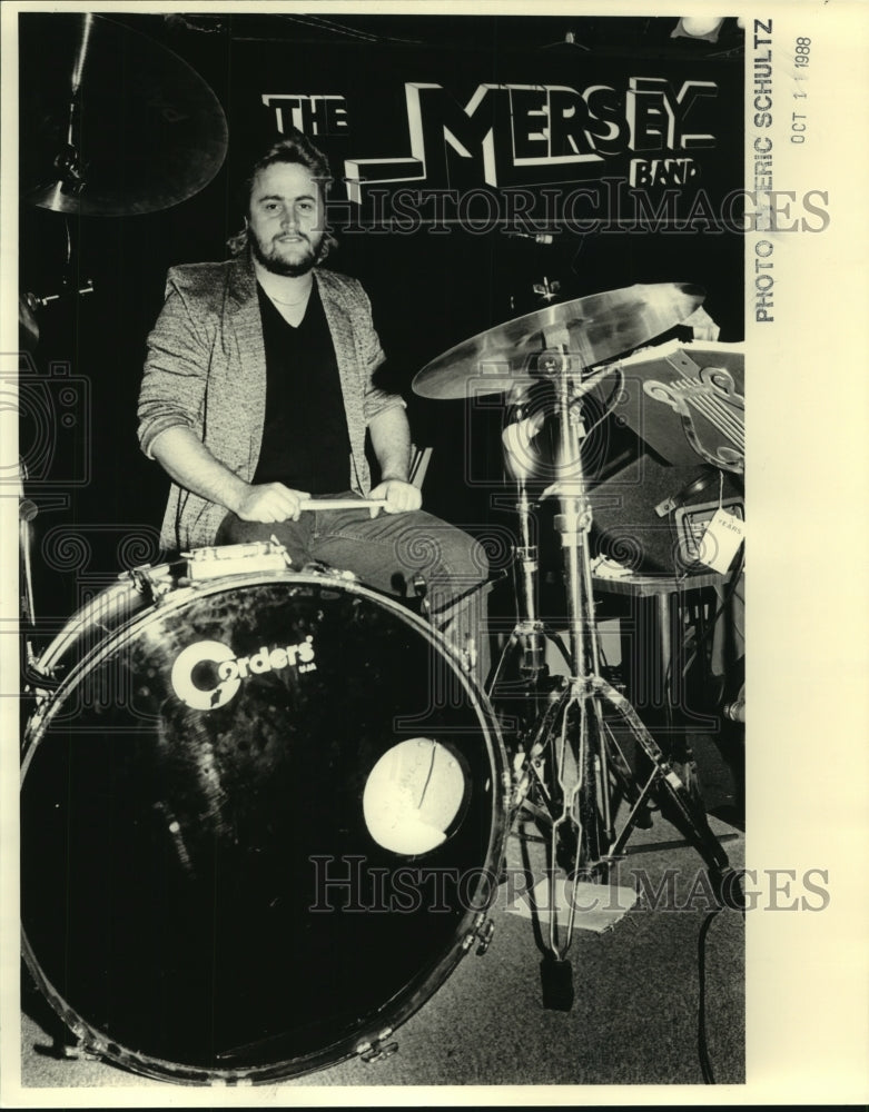 1988 Press Photo Mike Warren, Musician, at Drums- Historic Images