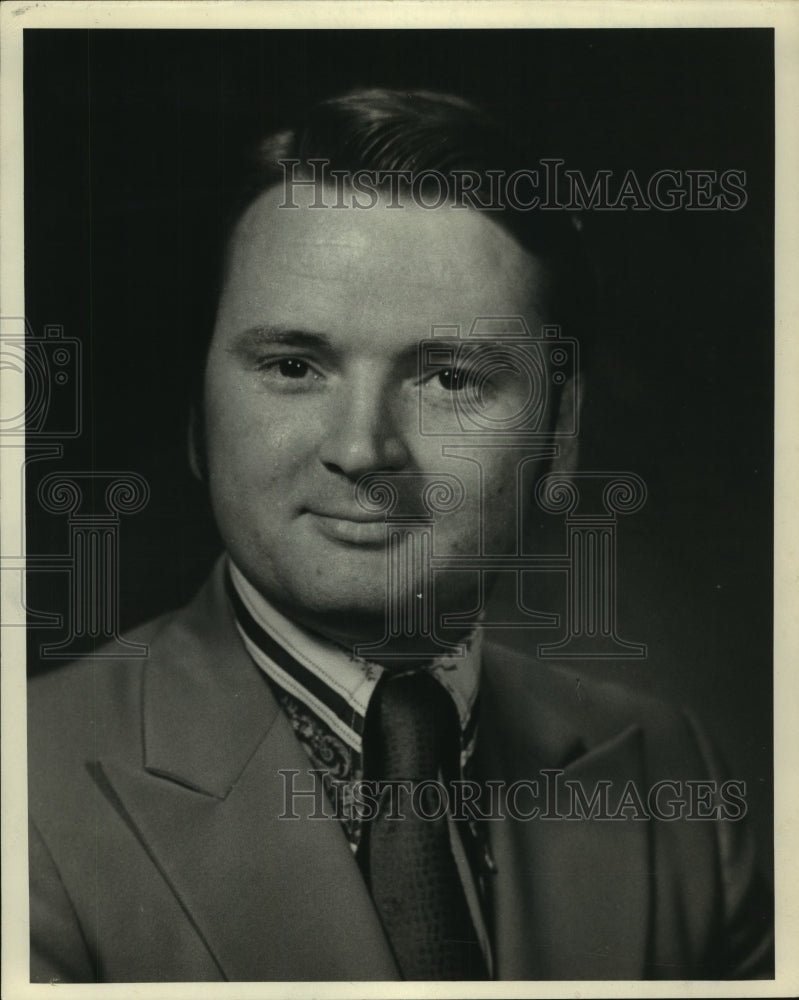 Press Photo Richard R. Van Valkenburgh, Realtor and Financial Planner- Historic Images