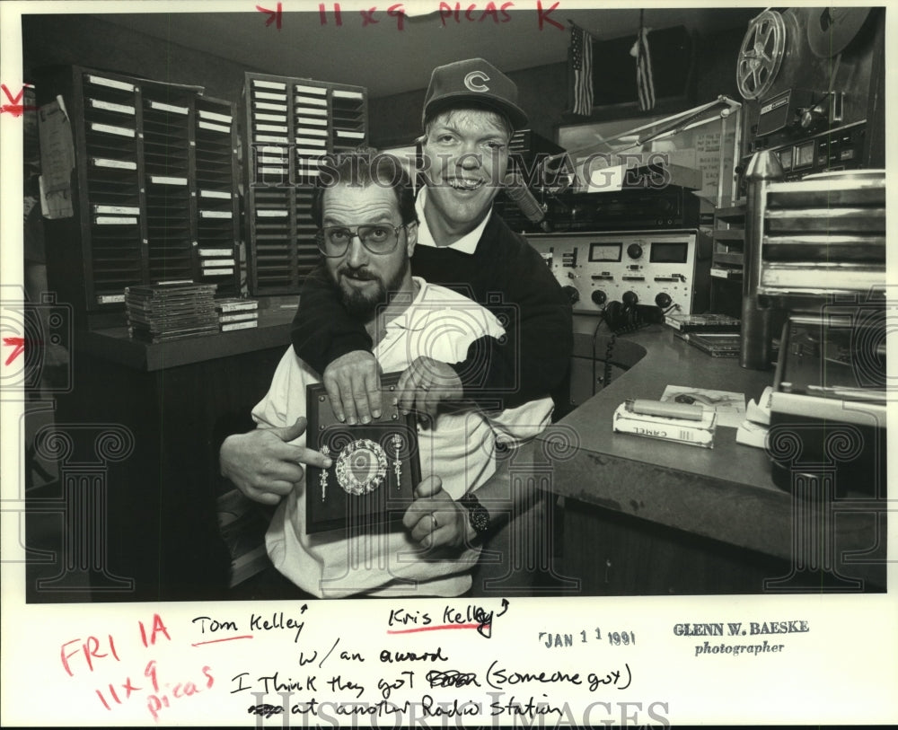 1991 Press Photo Kris Kelley, Disc Jockey, and Tom Kelley, Huntsville- Historic Images