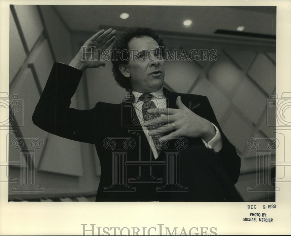 1988 Press Photo Conductor Donald Lewsader - ahta03905- Historic Images