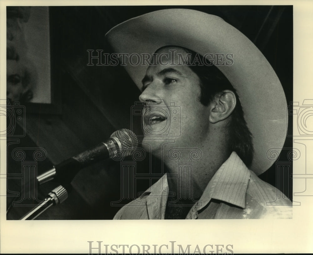 1988 Press Photo Willie Windsor, Musician, Singing - ahta04157- Historic Images