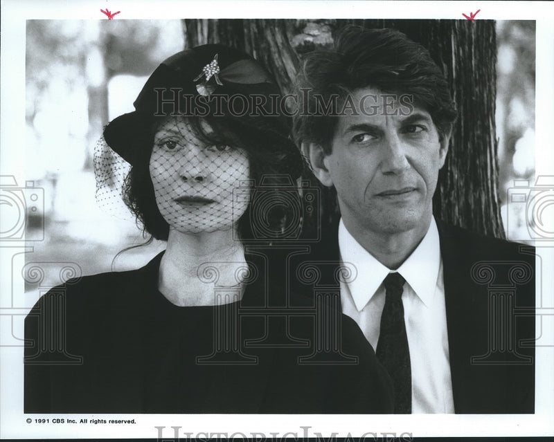 Load image into Gallery viewer, 1991 Press Photo Actors Lesley Ann Warren &amp; Peter Coyote in "Body of Evidence"
