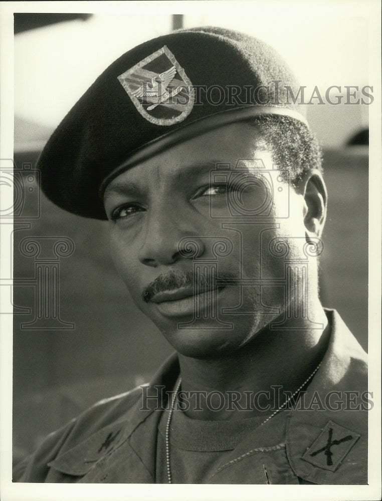 1989 Press Photo Carl Weathers as Colonel Brewster in "Tour of Duty" - ahtx01853
