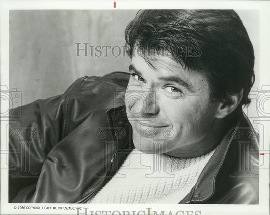 1986 Press Photo Actor Richard Urich in ABC-TV's Series "Spenser: For Hire"