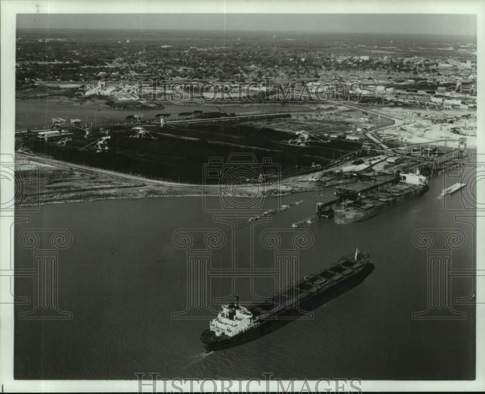 1985 Press Photo Aerial view of McDuffie Terminals, Port of Mobile- Historic Images